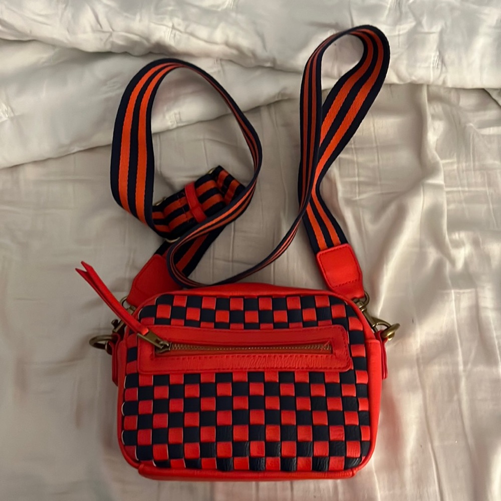 Excellent condition. Super fun. Very cute. Lots of room